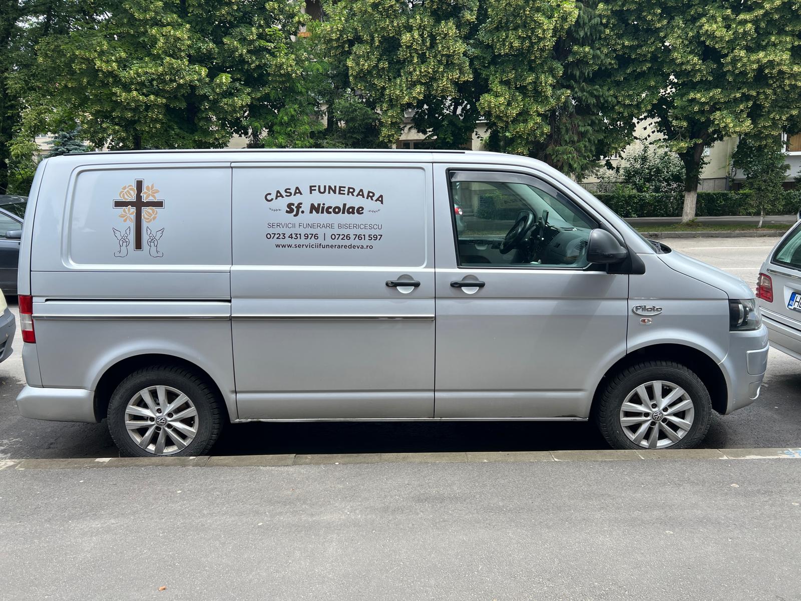 Masina transport funerar - servicii funerare Bisericescu Deva Transport funerar Deva