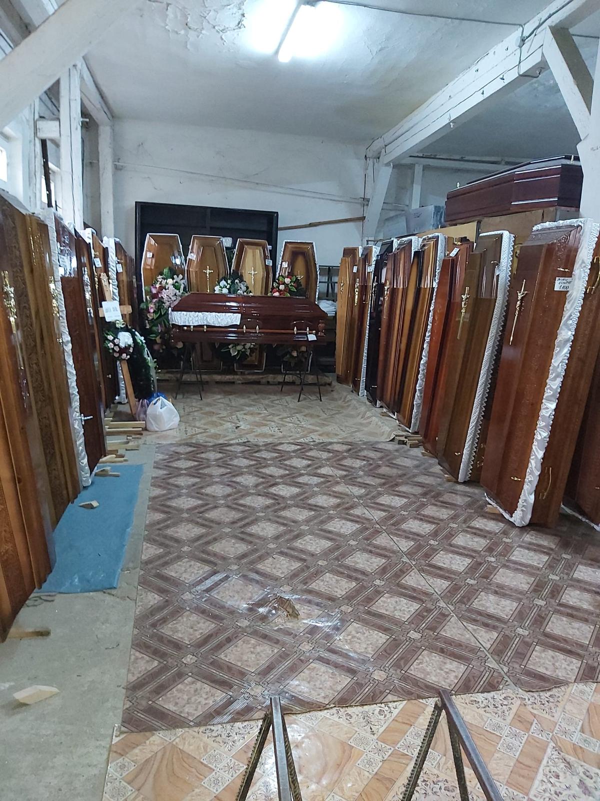 Sicriu funerar Deva finisaj inchis